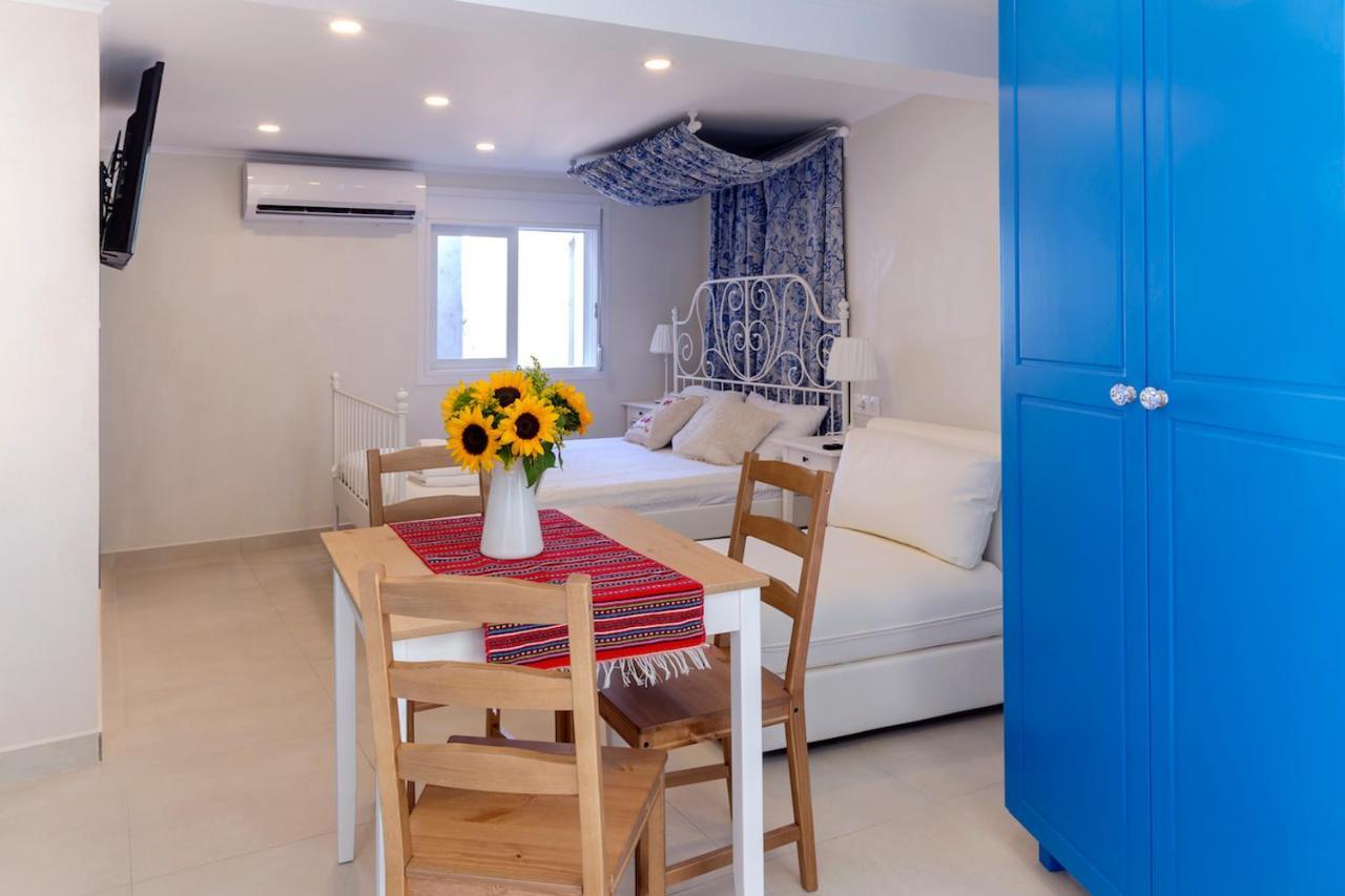 Blue And White Apartment Vipgreece Athens Exterior photo